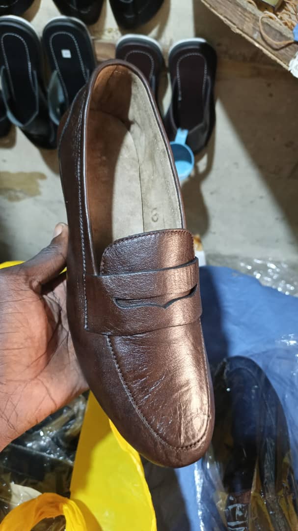 Mocassins élégants en cuir made in Sénégal – Image 2