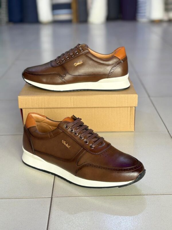 Chaussures fermées – Image 11